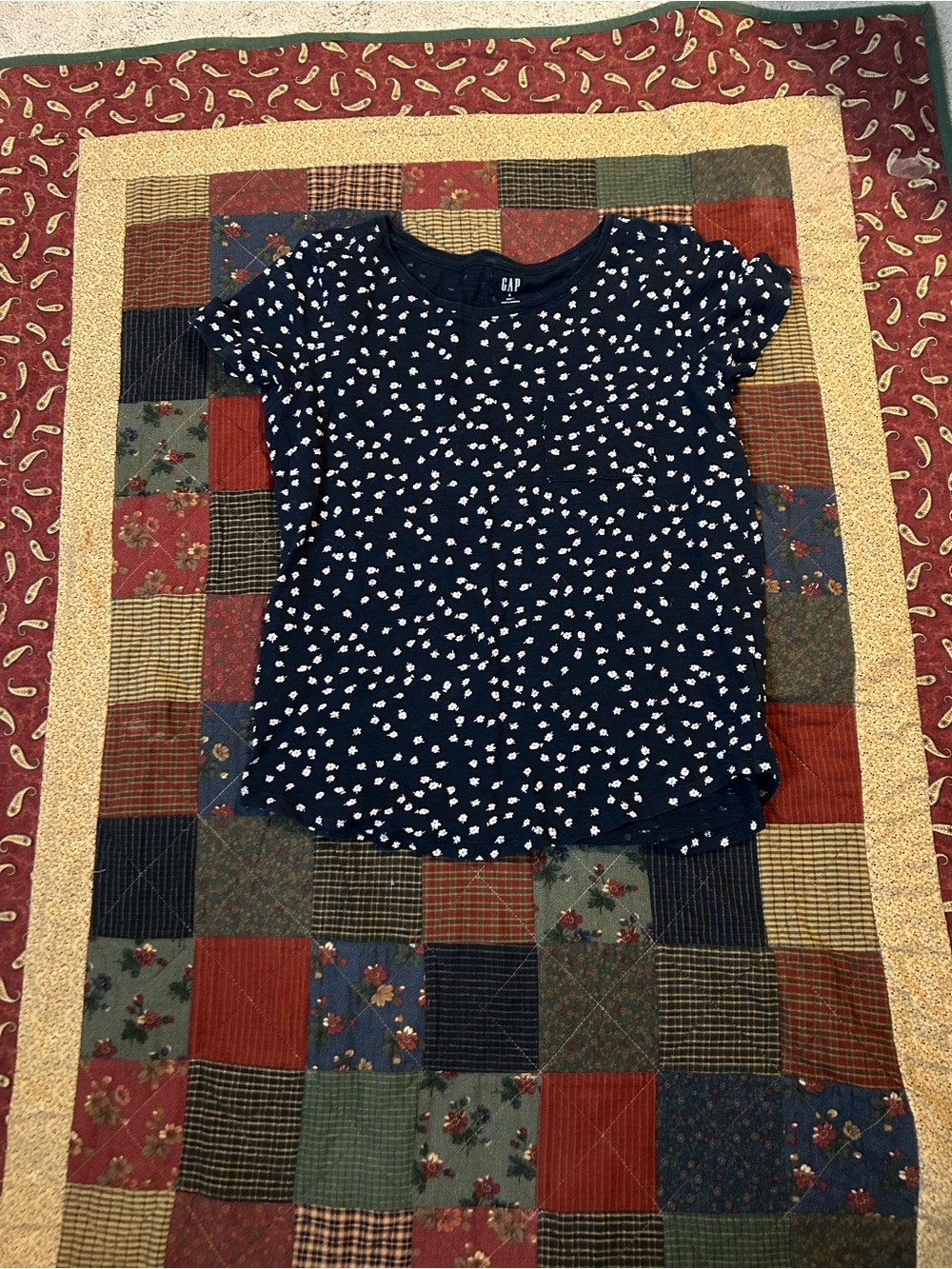 GAP Navy Short Sleeve Easy Tee with Flowers - Size Small